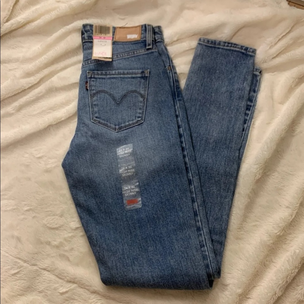 Levi’s HIGH RISE skinny jeans
